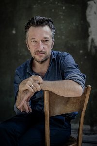 Lukas Bärfuss, Foto Claudia Herzog, nichkommerzielle Nutzung frei mit Copyrighthinweis. Bei kommerzieller oder redaktioneller Nutzung liegen die Bildrechte bei der Fotografin.